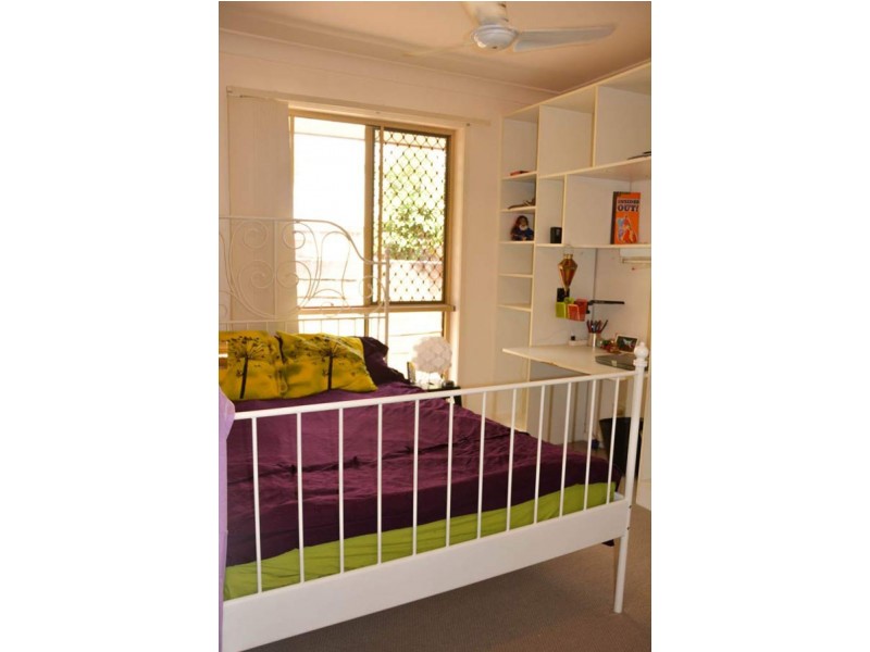 10 Toddington St, Chapel Hill QLD 4069