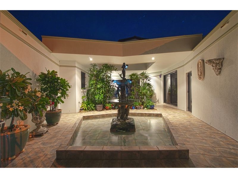 9 Ispley Drive, Broadbeach QLD 4218