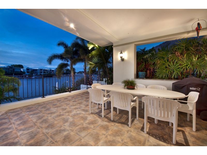 9 Ispley Drive, Broadbeach QLD 4218