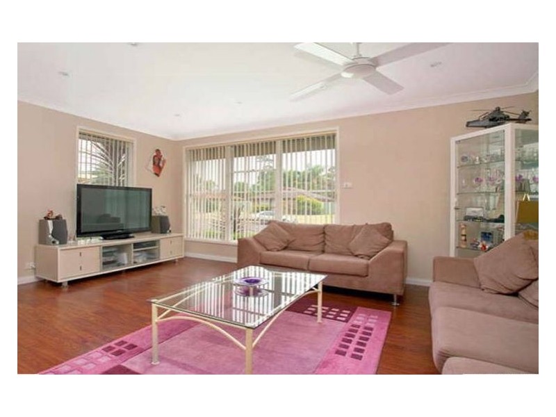 10 Scarvell Avenue, Mcgraths Hill NSW 2756