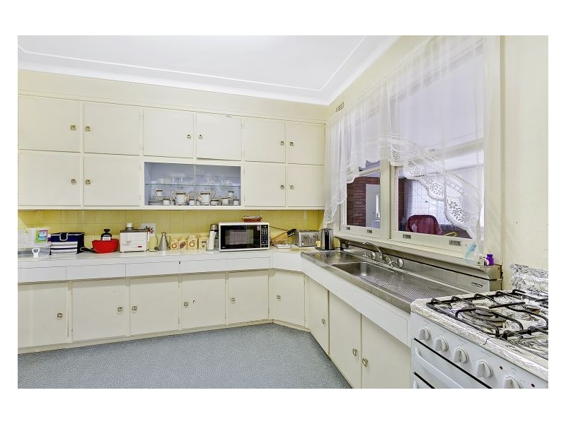 28 Dobson Crescent, Baulkham Hills NSW 2153