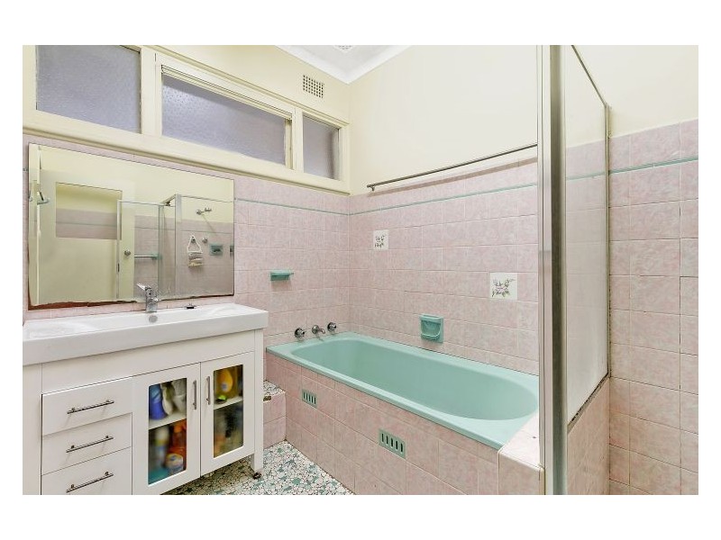 28 Dobson Crescent, Baulkham Hills NSW 2153