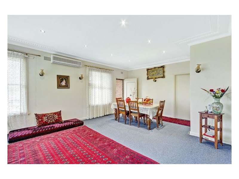 28 Dobson Crescent, Baulkham Hills NSW 2153