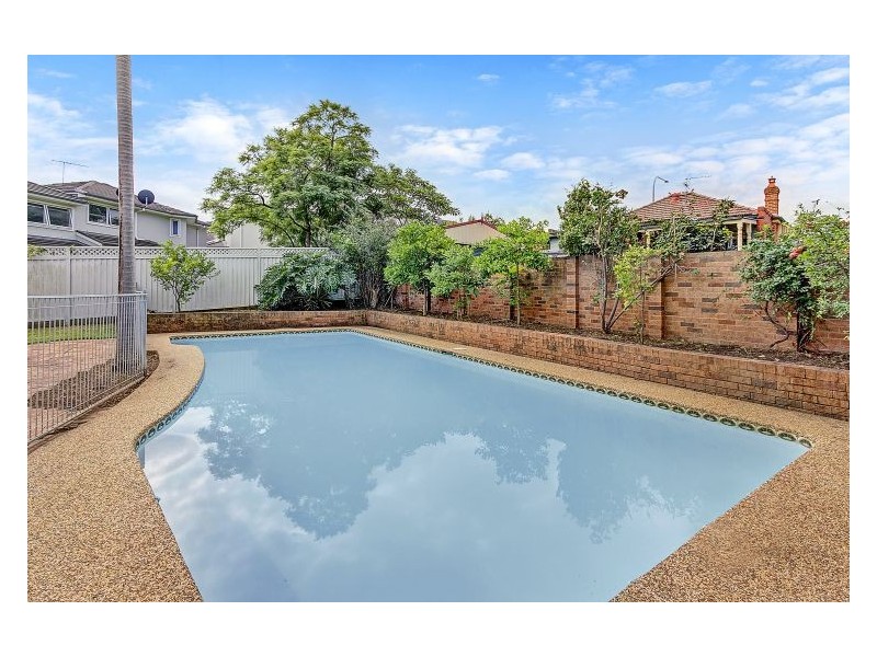 28 Dobson Crescent, Baulkham Hills NSW 2153