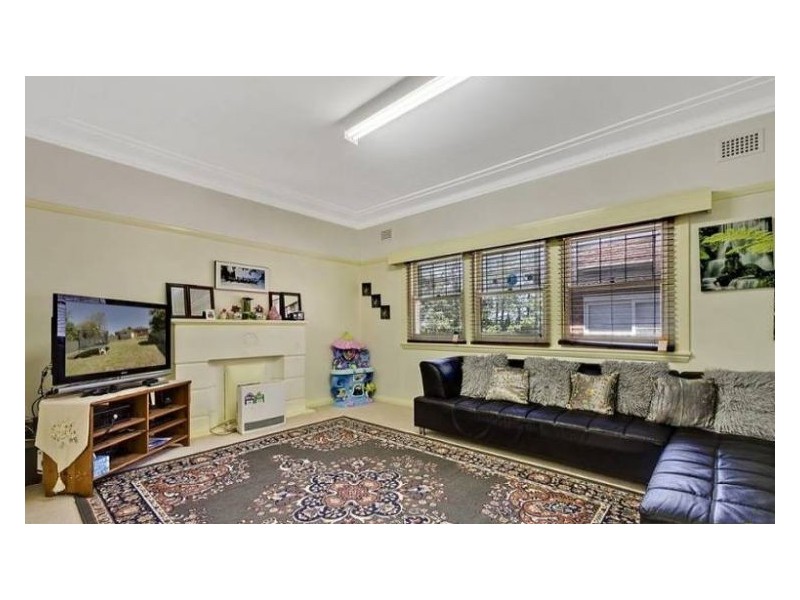 149 Windsor Road, Northmead NSW 2152