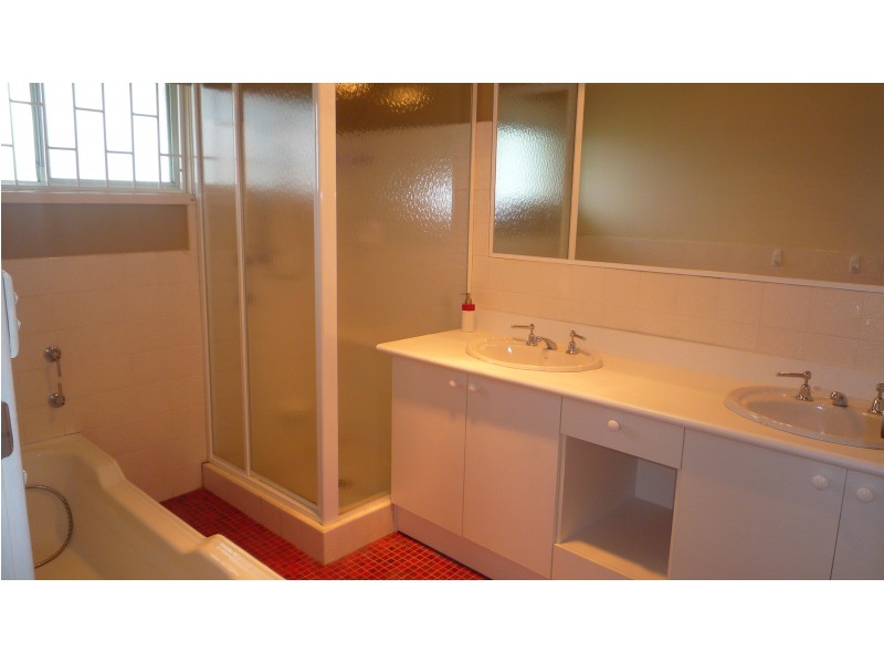 1 Merindah Road, Baulkham Hills NSW 2153