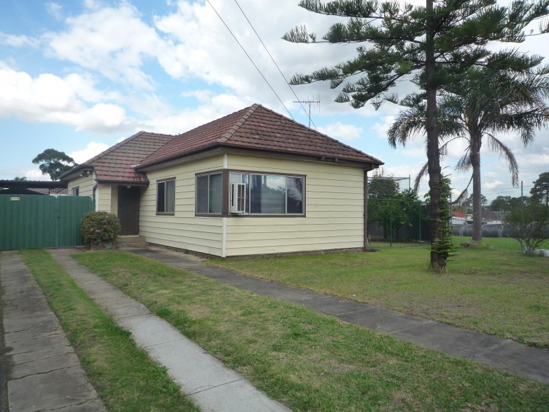 84 Station st, Guildford NSW 2161