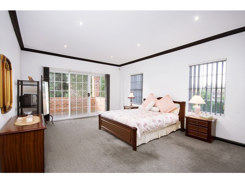 25 Miriam ct, Baulkham Hills NSW 2153
