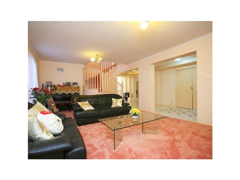 6  Gore Crescent, Bella Vista NSW 2153