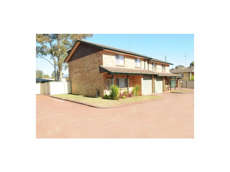 13/10 Stanbury Place, Quakers Hill NSW 2763