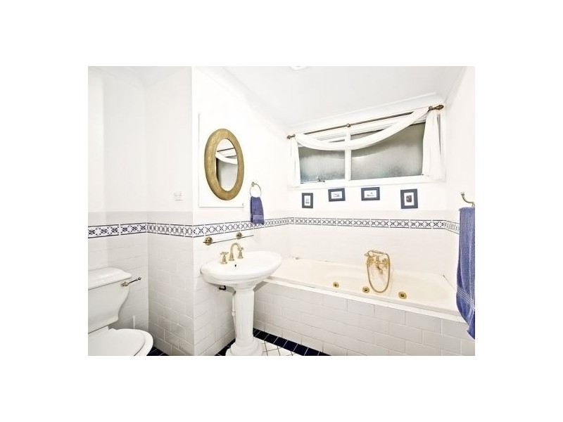 32 Selkirk Street, Winston Hills NSW 2153