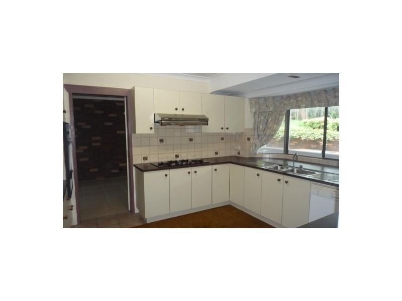 8 Batavia Place, Baulkham Hills NSW 2153
