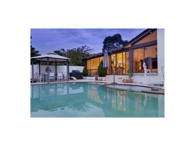 1 Cropley Drive, Baulkham Hills NSW 2153