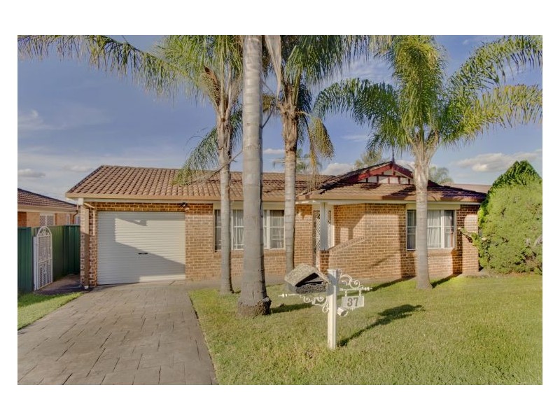 37 Melanie Street, Hassall Grove NSW 2761
