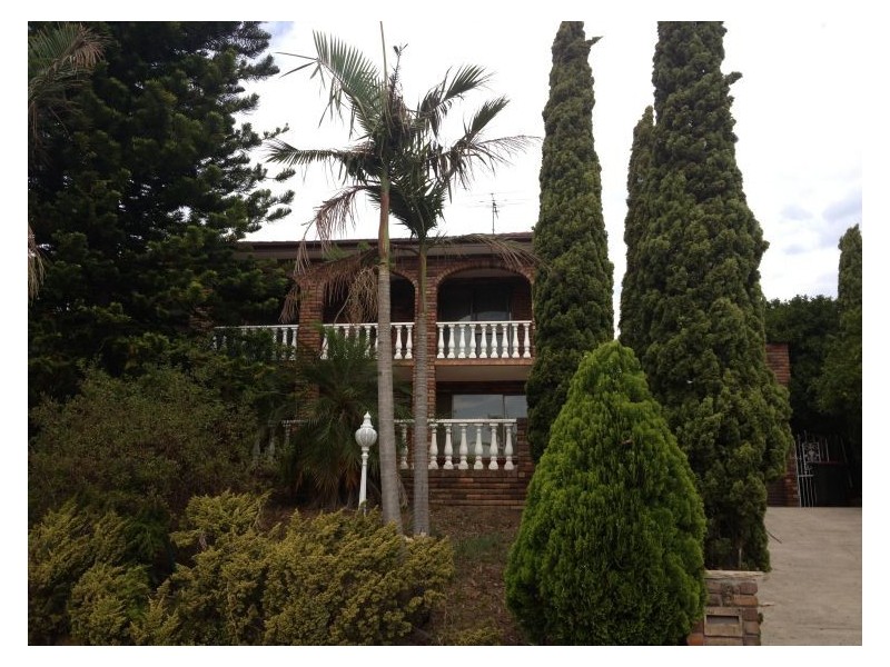 6 Hutchins Crescent, Kings Langley NSW 2147