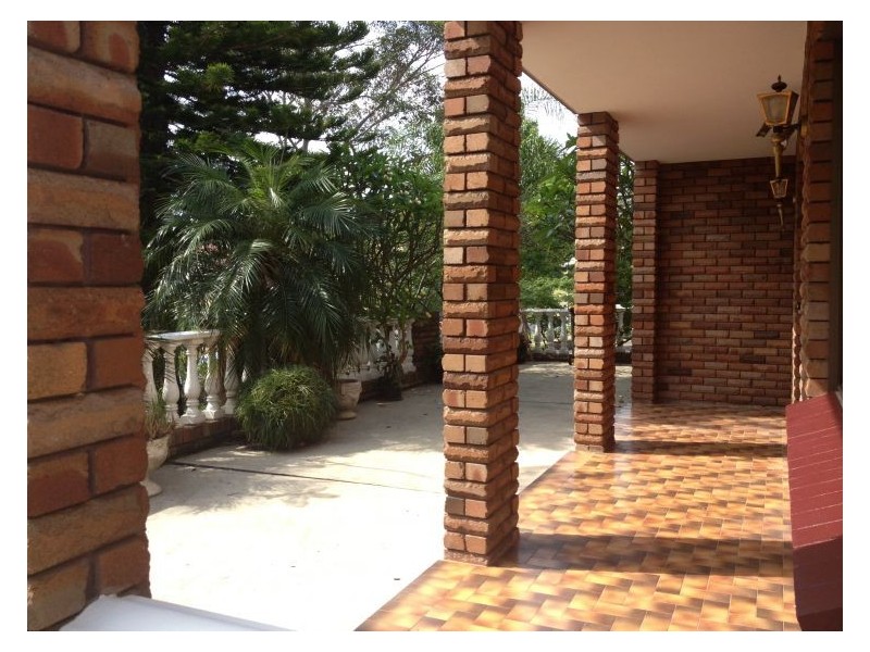6 Hutchins Crescent, Kings Langley NSW 2147