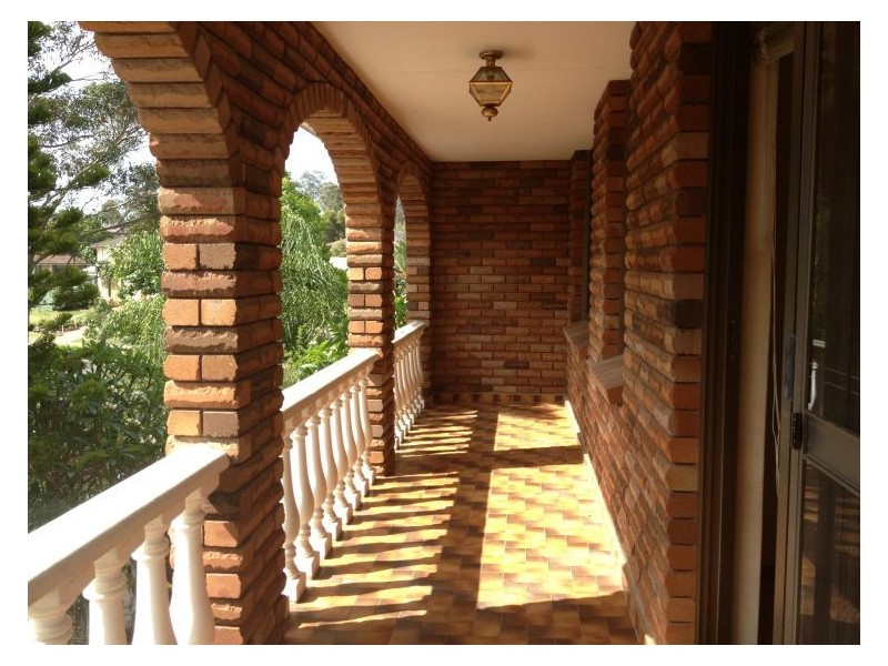 6 Hutchins Crescent, Kings Langley NSW 2147