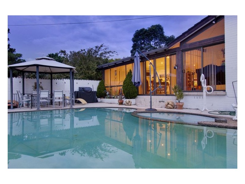 1 Cropley Drive, Baulkham Hills NSW 2153