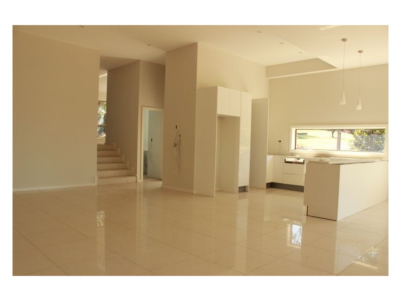 2 Woodlands Street, Baulkham Hills NSW 2153