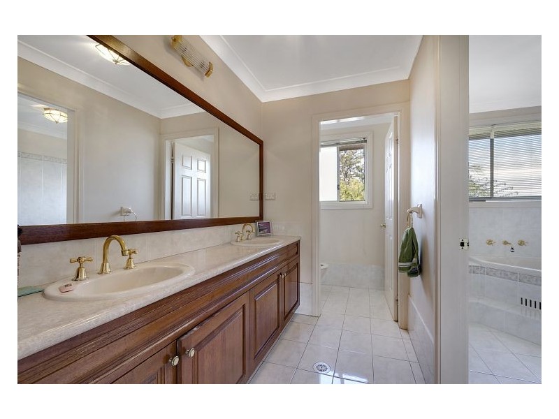 18 Gore Crescent, Bella Vista NSW 2153