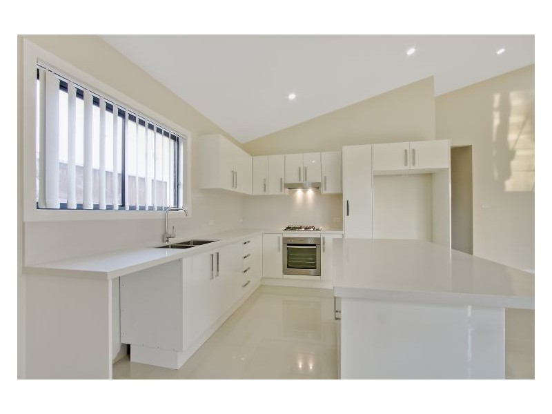 16 Ontario Avenue, St Clair NSW 2759