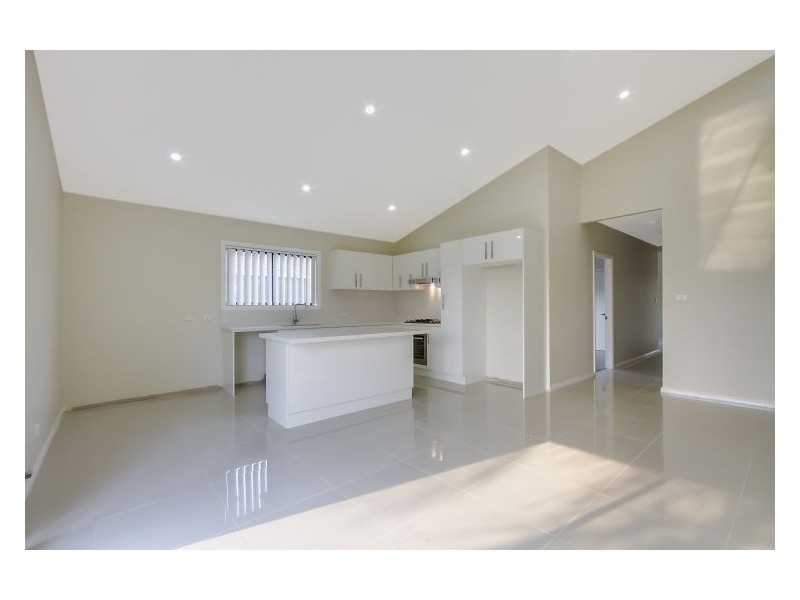 16 Ontario Avenue, St Clair NSW 2759