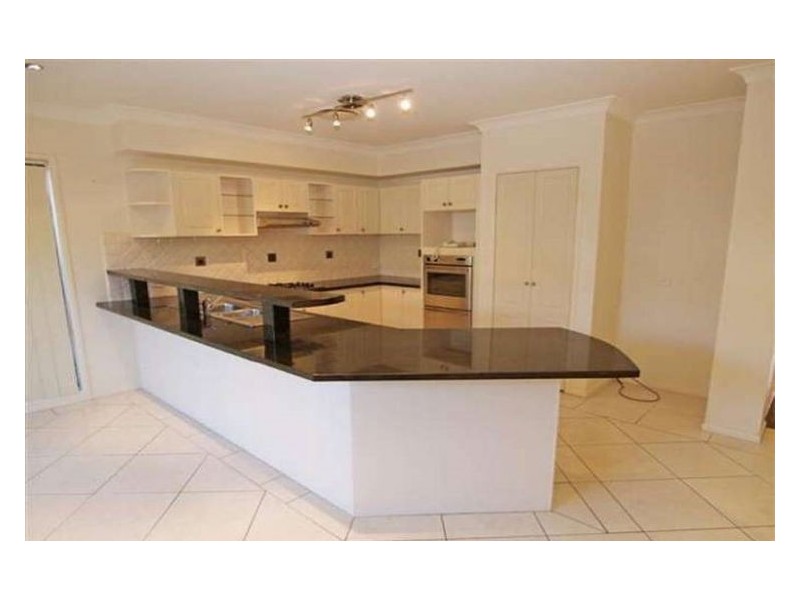 27 Tallowood Grove, Beaumont Hills NSW 2155