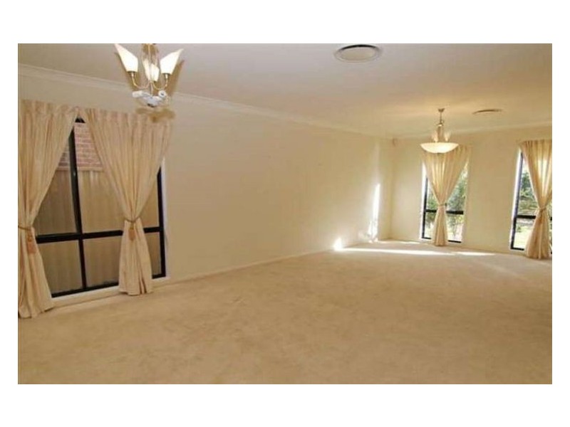 27 Tallowood Grove, Beaumont Hills NSW 2155