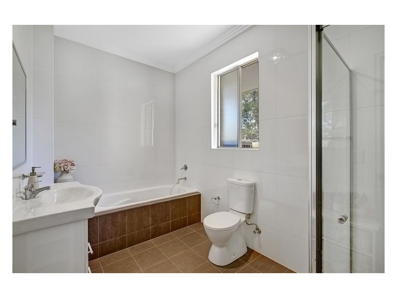 8/17 Graham Crescent, Baulkham Hills NSW 2153