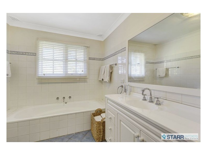 7 Fiona Avenue, Castle Hill NSW 2154