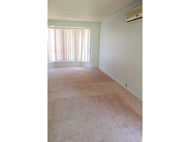 2 Catania Place, Quakers Hill NSW 2763