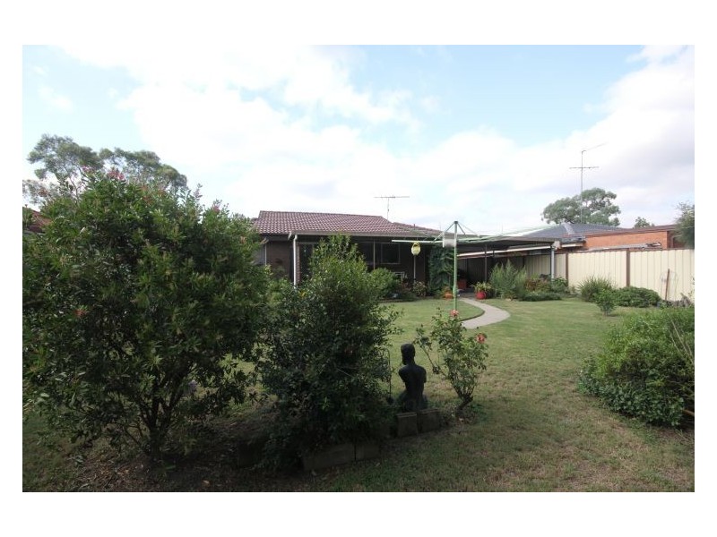 10 Meares Road, Mcgraths Hill NSW 2756