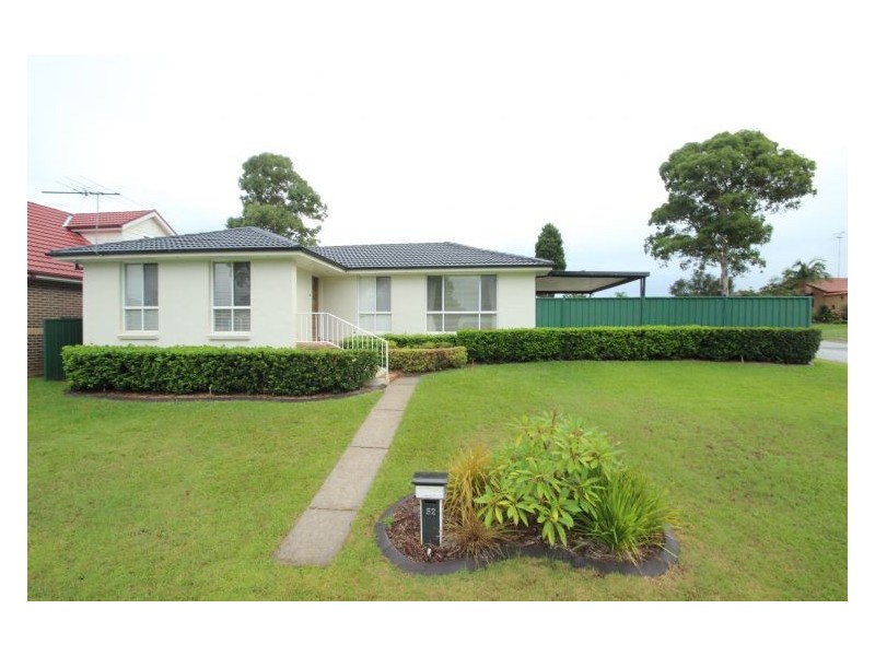 House 52 Coowarra Drive, St Clair NSW 2759