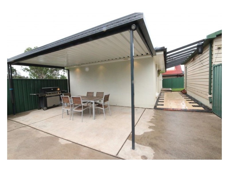 House 52 Coowarra Drive, St Clair NSW 2759