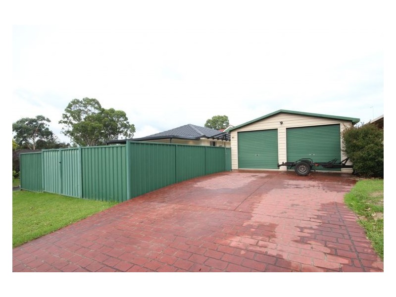 House 52 Coowarra Drive, St Clair NSW 2759