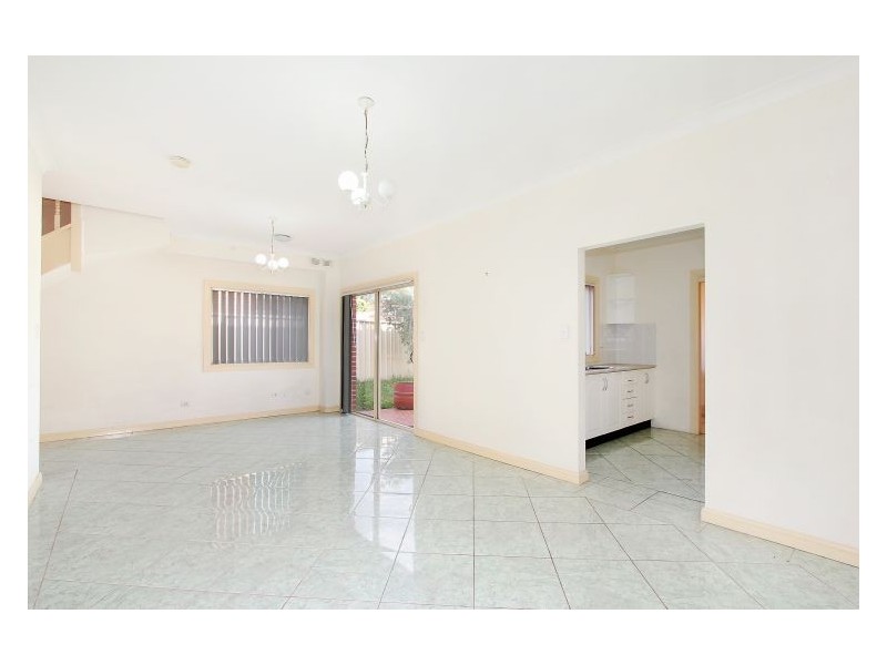 2/120-122 Kildare Road, Blacktown NSW 2148