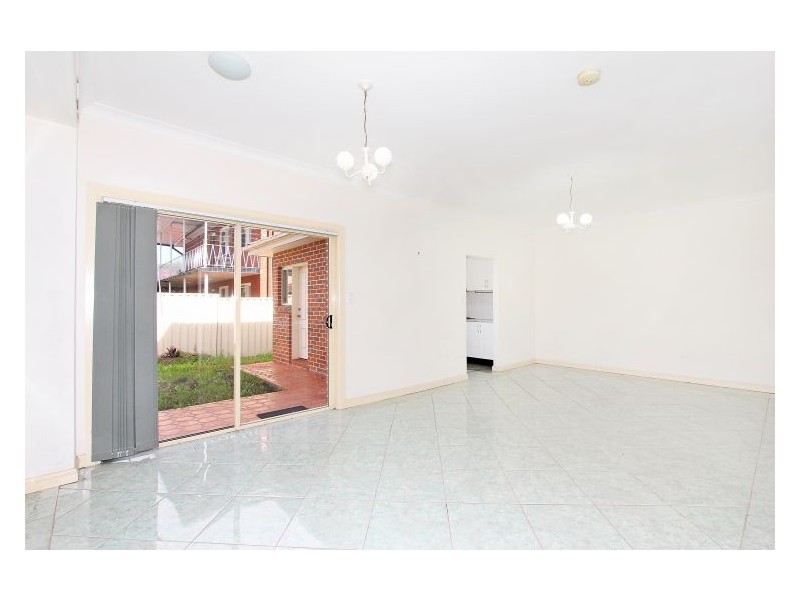 2/120-122 Kildare Road, Blacktown NSW 2148
