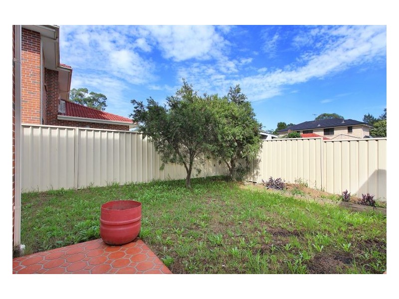 2/120-122 Kildare Road, Blacktown NSW 2148
