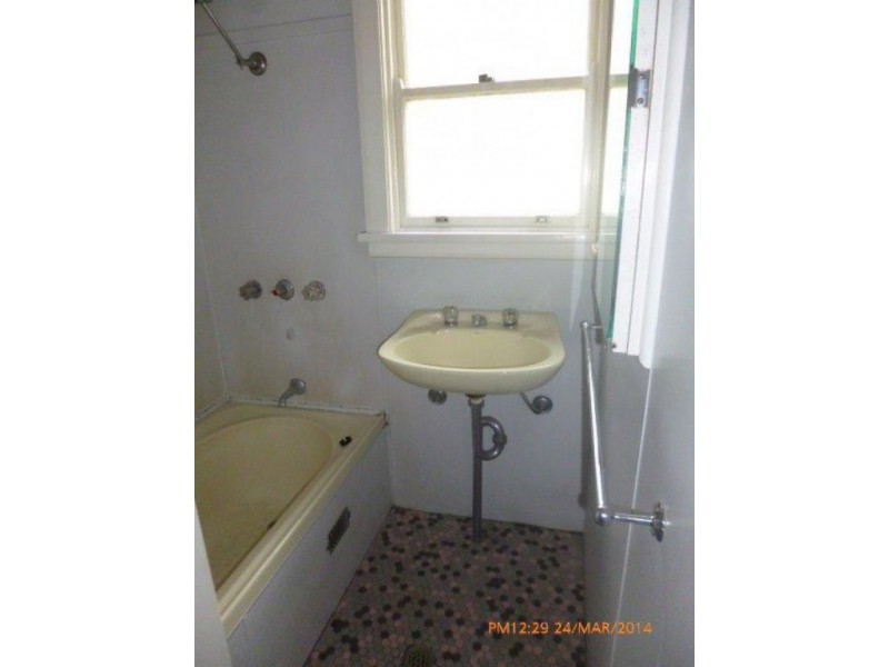 House 19 Dinabeth Avenue, Blacktown NSW 2148