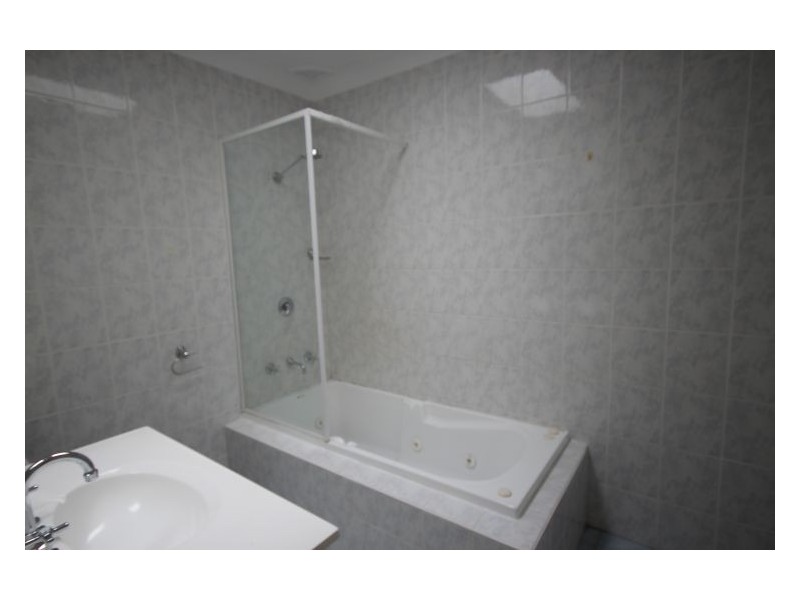 House 98 Johnson Avenue, Seven Hills NSW 2147