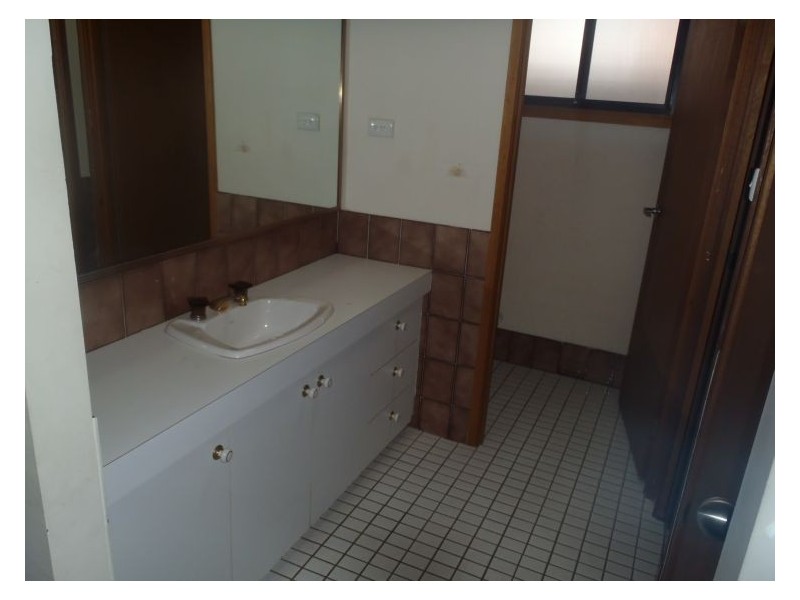 House 4 Mersey Close, Bossley Park NSW 2176