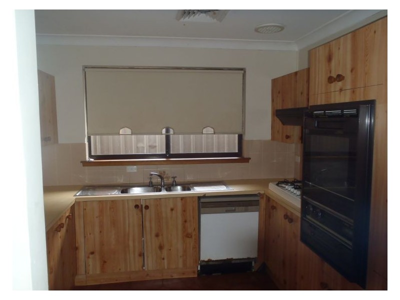 House 4 Mersey Close, Bossley Park NSW 2176