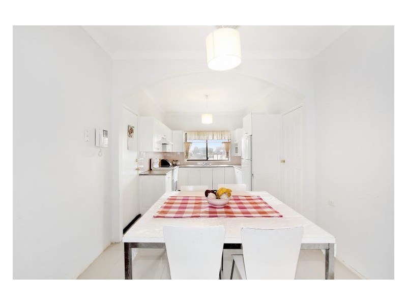 33 Dinabeth Avenue, Blacktown NSW 2148