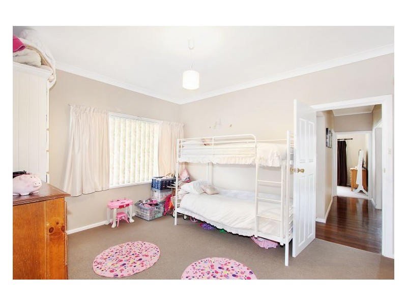 33 Dinabeth Avenue, Blacktown NSW 2148