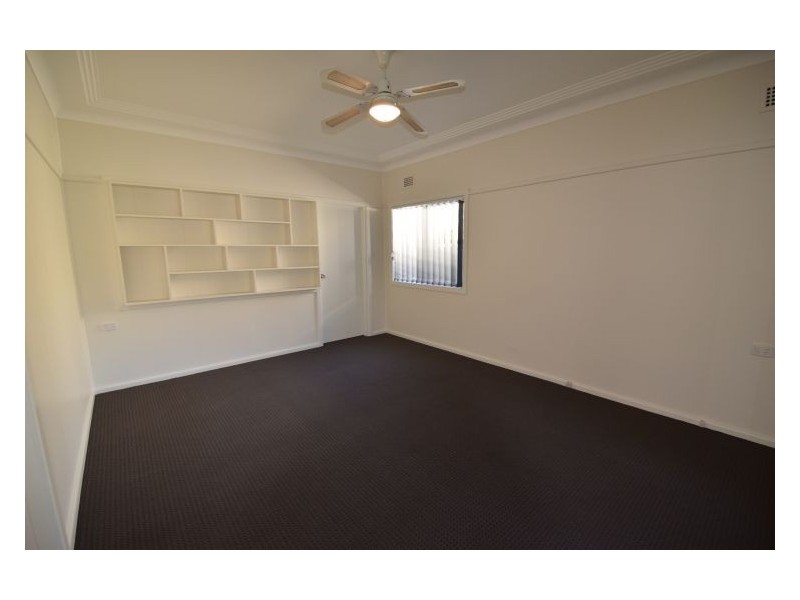 House 33 Orana Avenue, Seven Hills NSW 2147