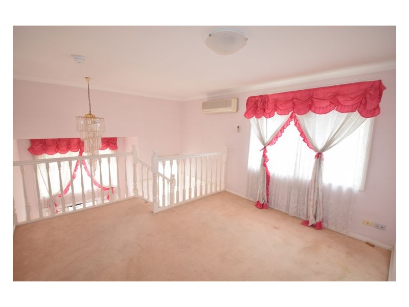 House 17 Burrinjuck Drive, Woodcroft NSW 2767