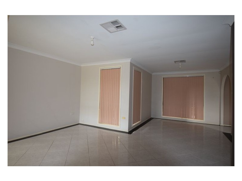 House 11 Rhonda Place, Plumpton NSW 2761