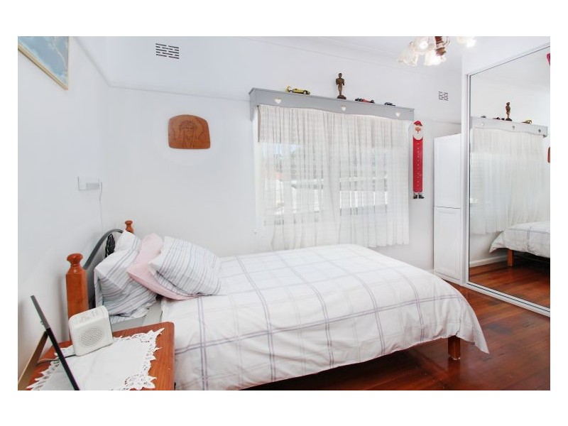 7 Dina Beth Avenue, Blacktown NSW 2148