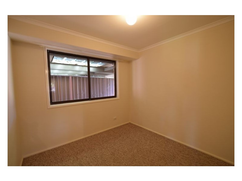 House 147 Banks Drive, St Clair NSW 2759