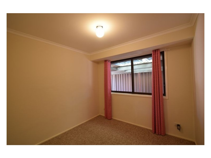 House 147 Banks Drive, St Clair NSW 2759